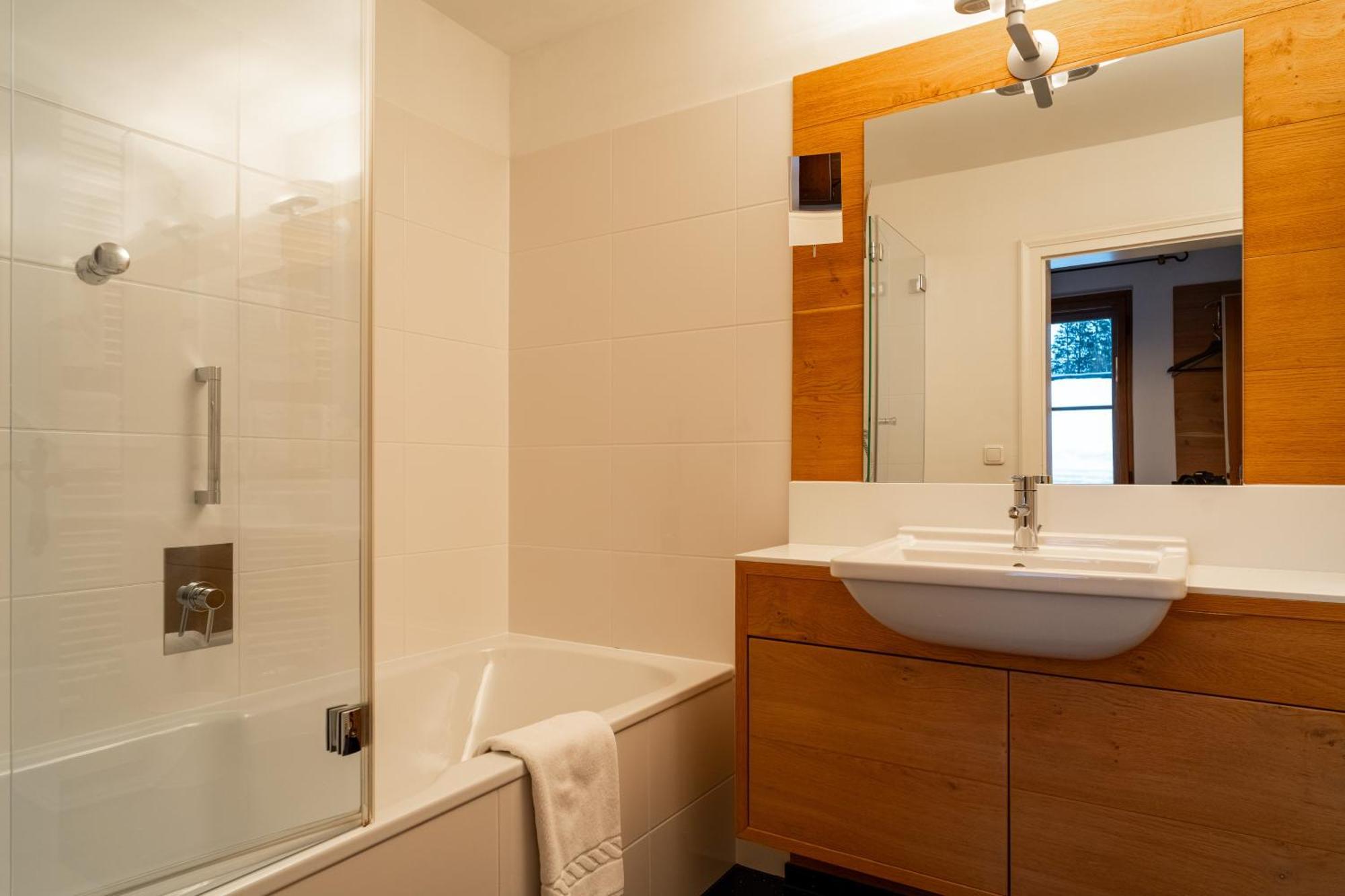 Hinterwies - In / / Dine Hotel 4*
