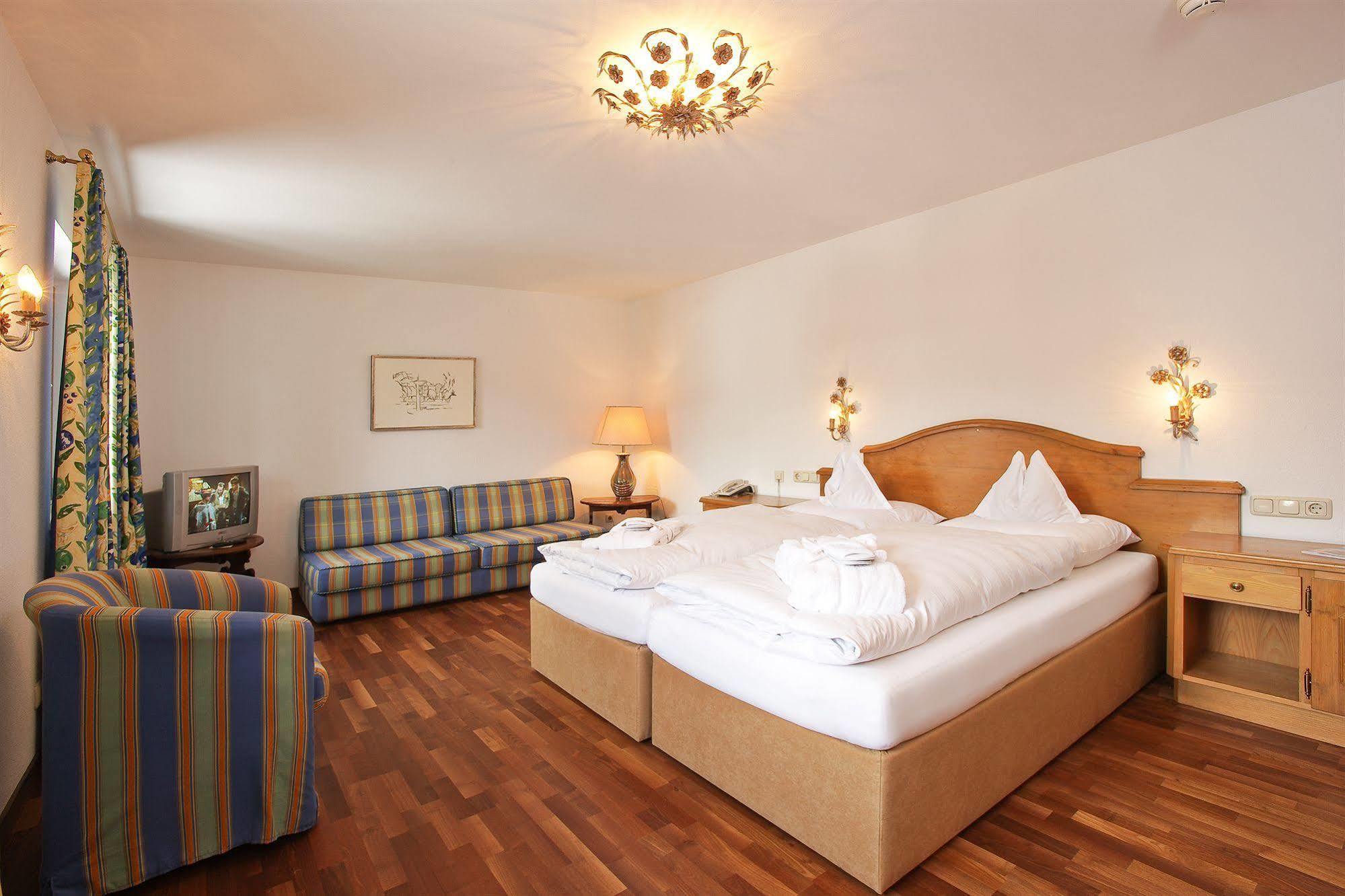 Hinterwies - In / / Dine Hotel 4*