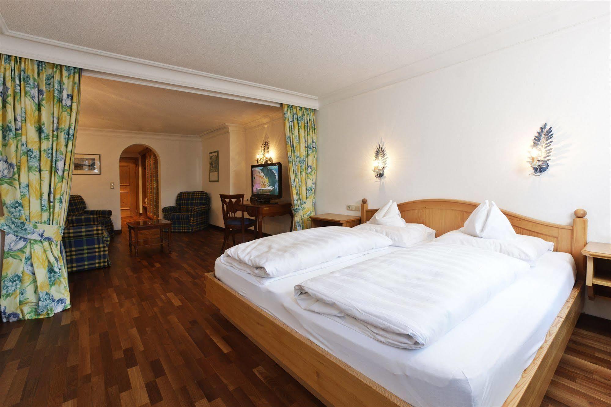 Hinterwies - In / / Dine 4* Lech