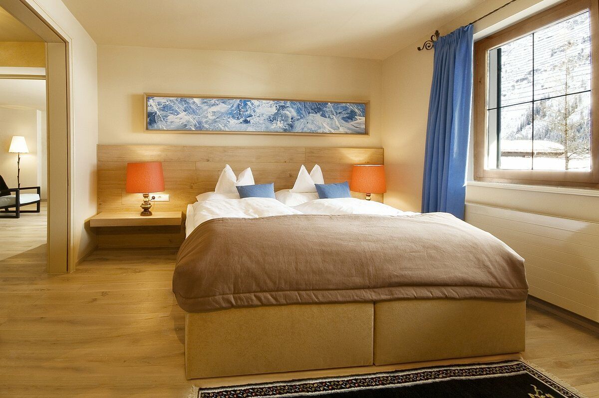 Hinterwies - In / / Dine Hotel